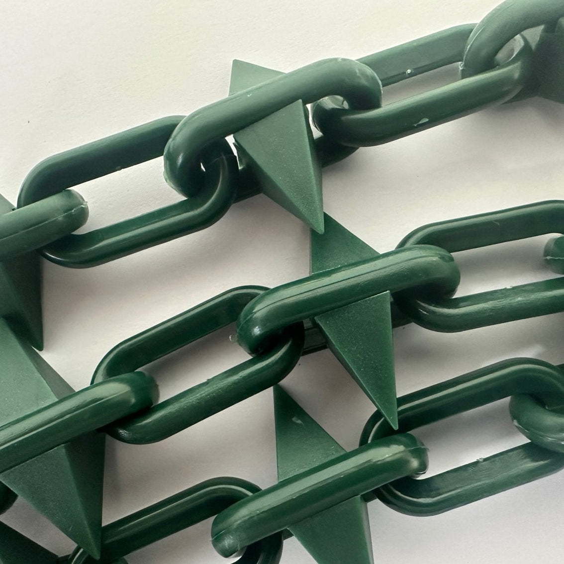 Dark Green Plastic Diamond Spike Chain (by the Metre)