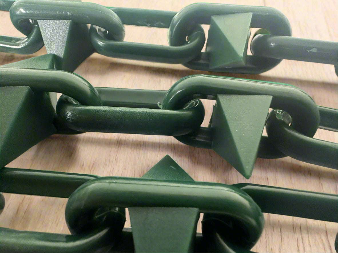 Dark Green Plastic Diamond Spike Chain (by the Metre)